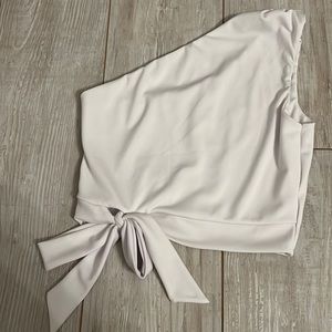 One shoulder white crop top with a bow